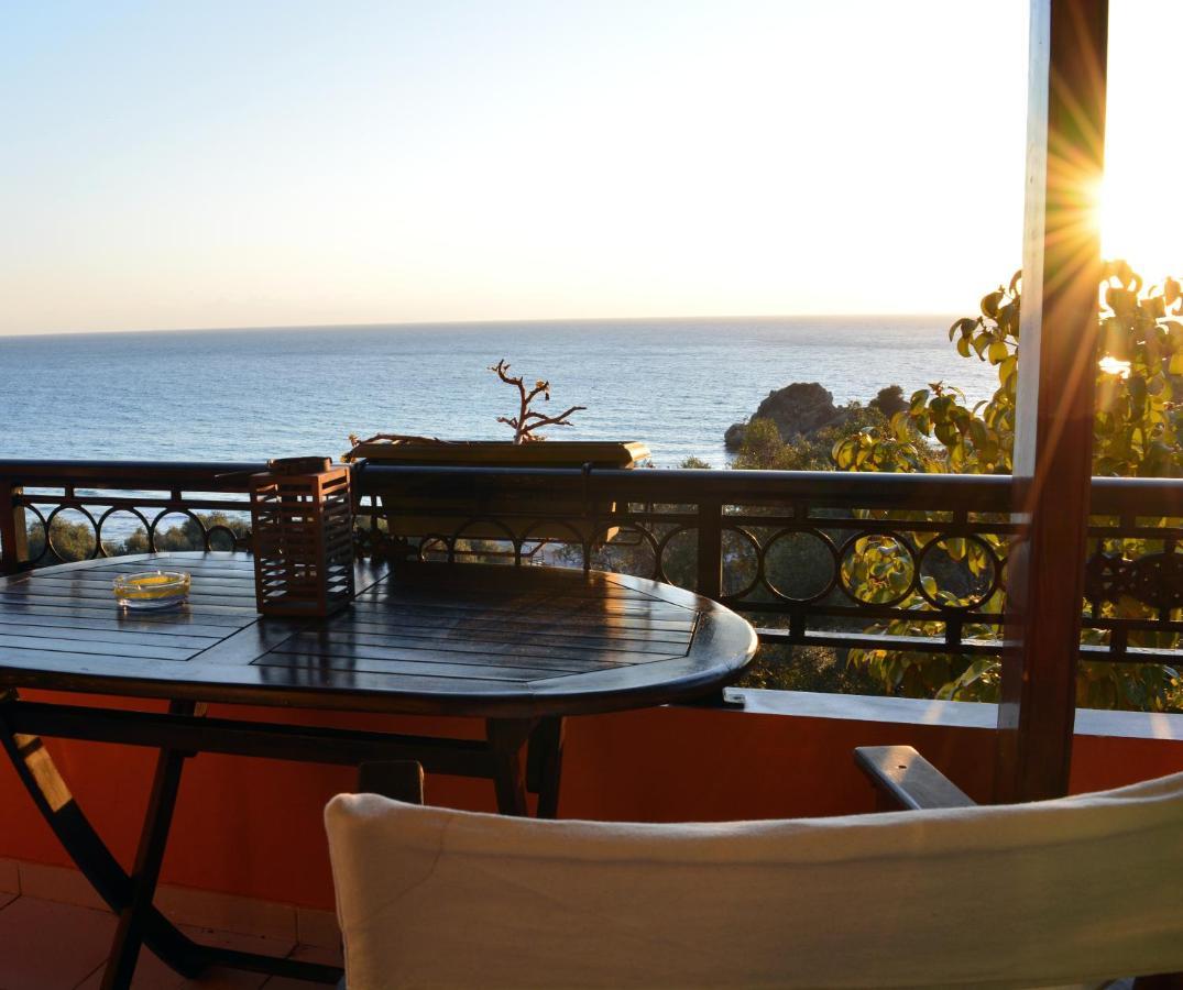 Papadatos Apts With Amazing View - 5Mins From The Beach Kontogialos Exterior foto